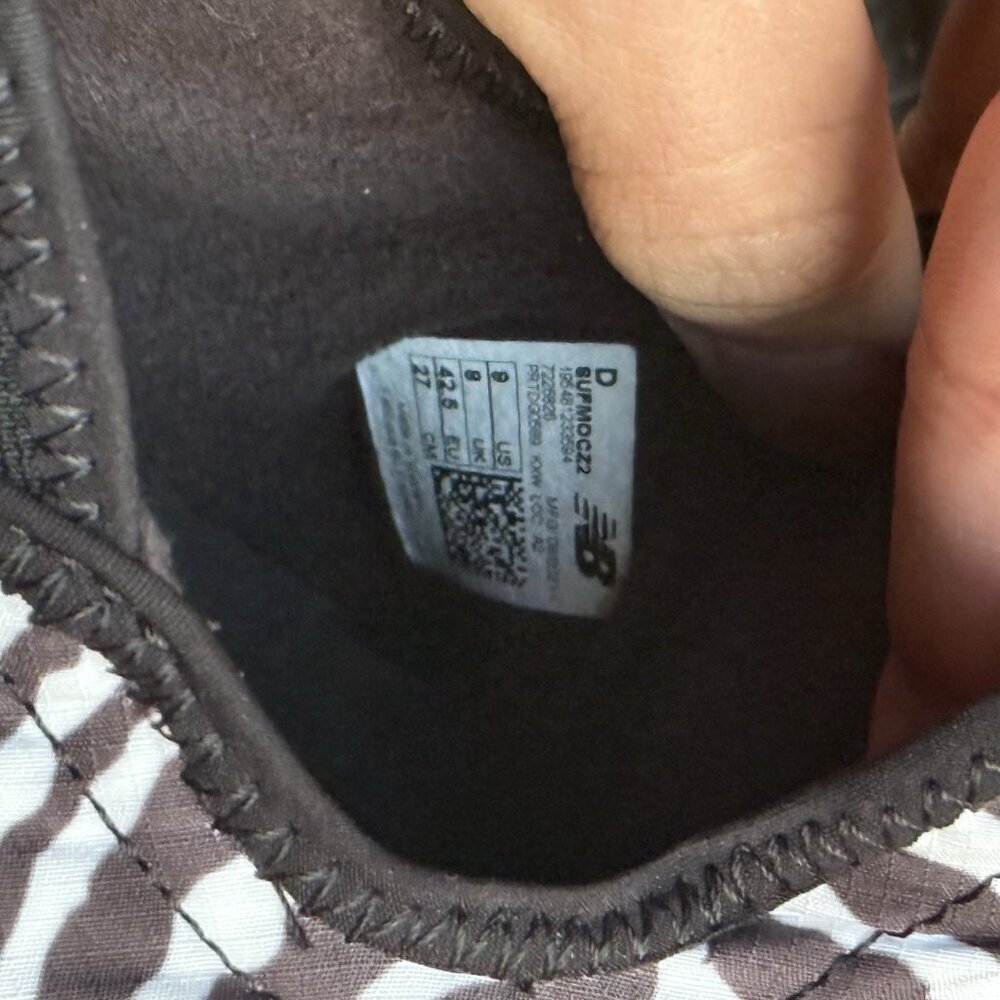 New Balance Caravan Moc Slippers Black Zebra Print Synthetic Men’s Size 9 - Picture 13 of 13